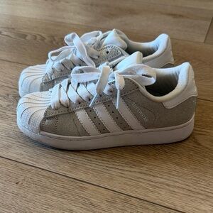 Adidas Silver Sparkly Sneakers - White and Gray